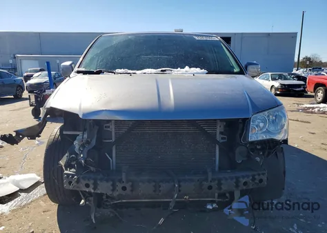 2016 Chrysler Town & Country Touring z USA, uszkodzony, nr VIN 2C4RC1BG7GR306286